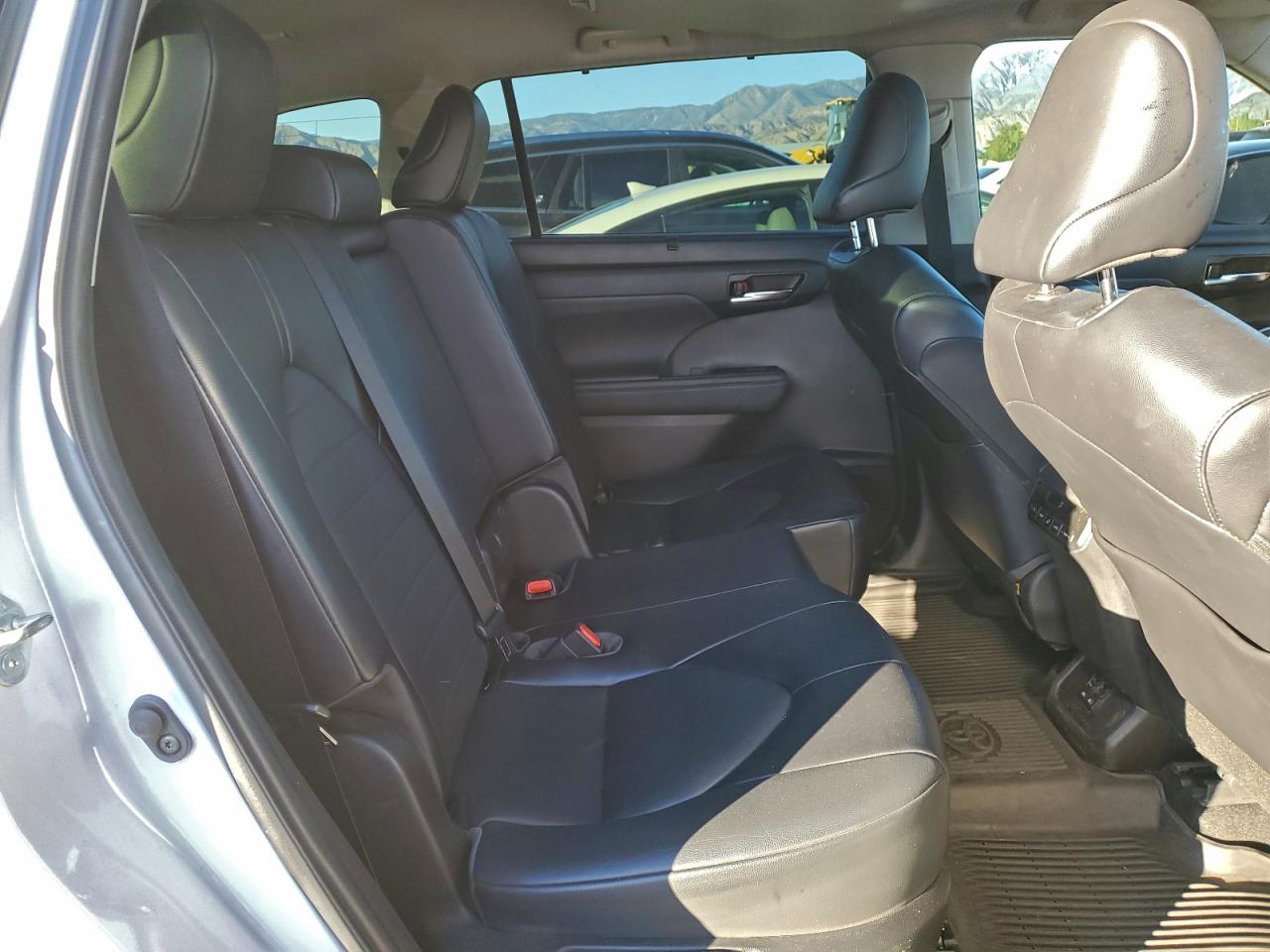 2022 Toyota Highlander Xle VIN: 5TDHZRAH2NS117617 Lot: 94358055