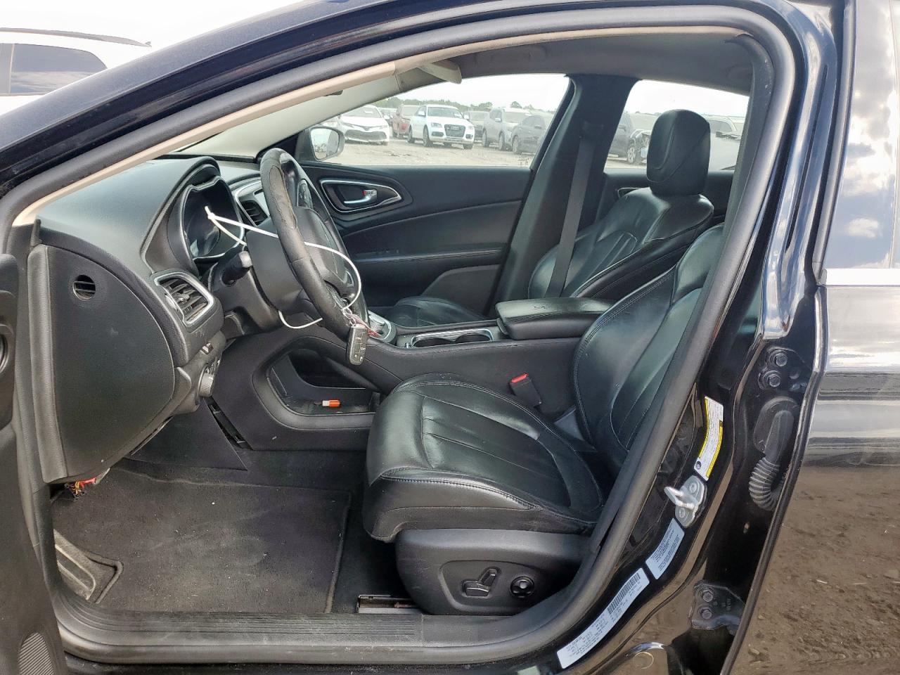 2017 Chrysler 200 Limited VIN: 1C3CCCAB8HN510685 Lot: 92023645