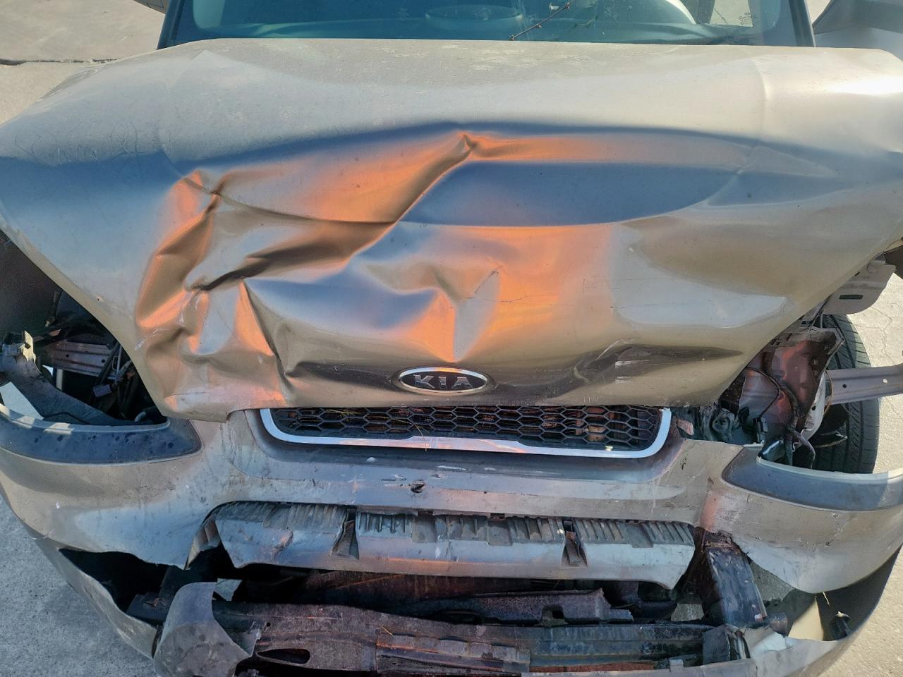 2011 Kia Soul + VIN: KNDJT2A20B7228095 Lot: 85433185