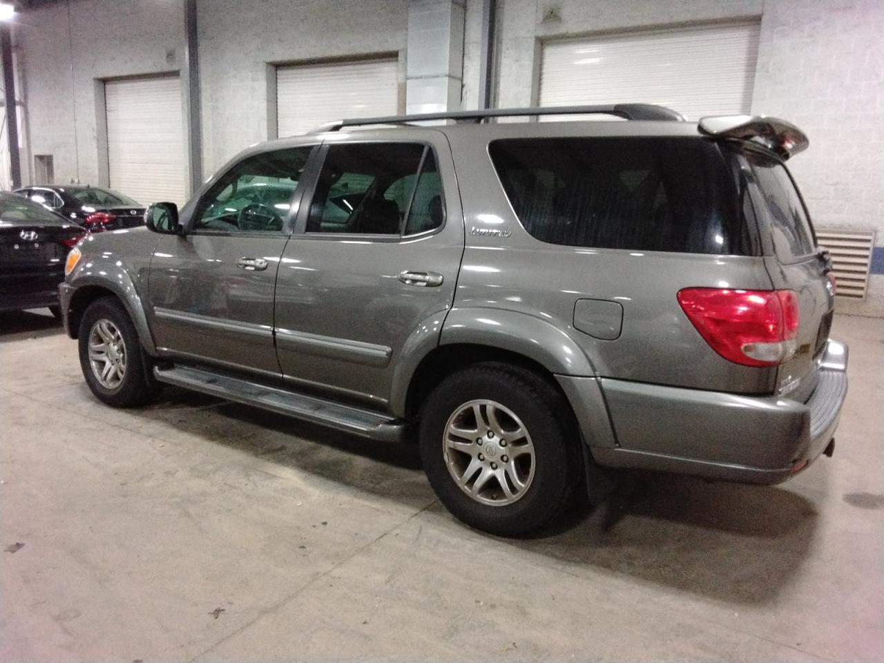 2007 Toyota Sequoia Limited grey suv gasoline 5TDBT48A67S292085 photo #3