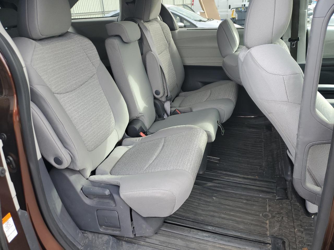 2021 Toyota Sienna Le VIN: 5TDKRKEC7MS020388 Lot: 92308455