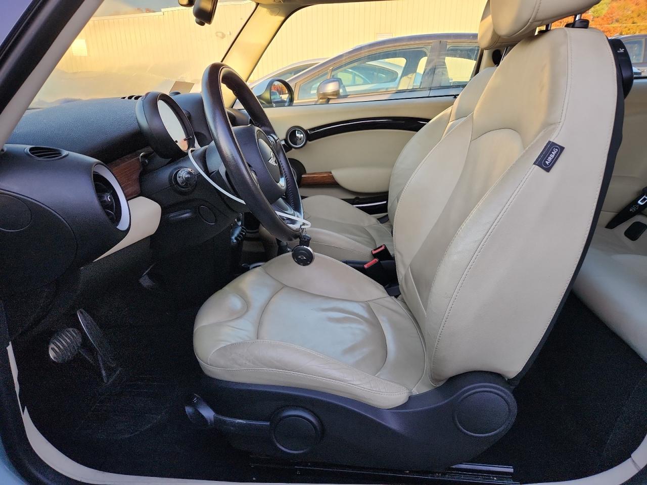 2011 Mini Cooper S VIN: WMWSV3C52BTY15706 Lot: 90618045