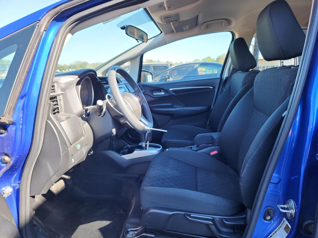 2017 Honda Fit Lx VIN: 3HGGK5H56HM708303 Lot: 90886015