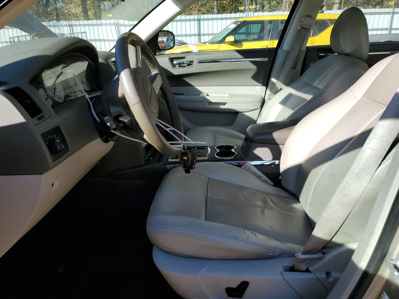 2009 Chrysler 300 Touring VIN: 2C3LA53V19H552070 Lot: 92426135