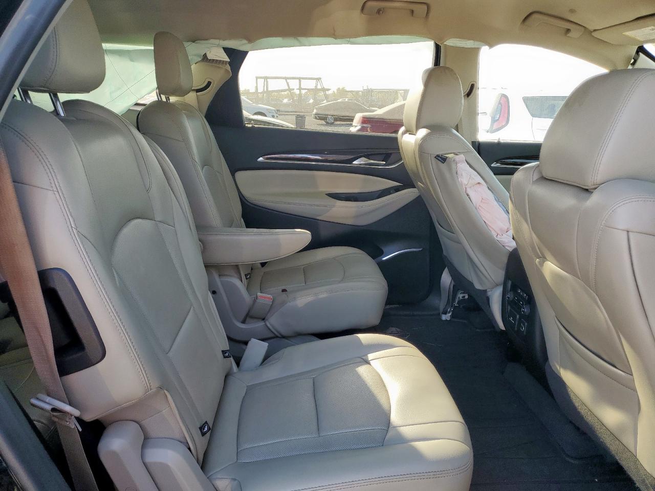 2018 Buick Enclave Essence VIN: 5GAERBKW1JJ247968 Lot: 92499295