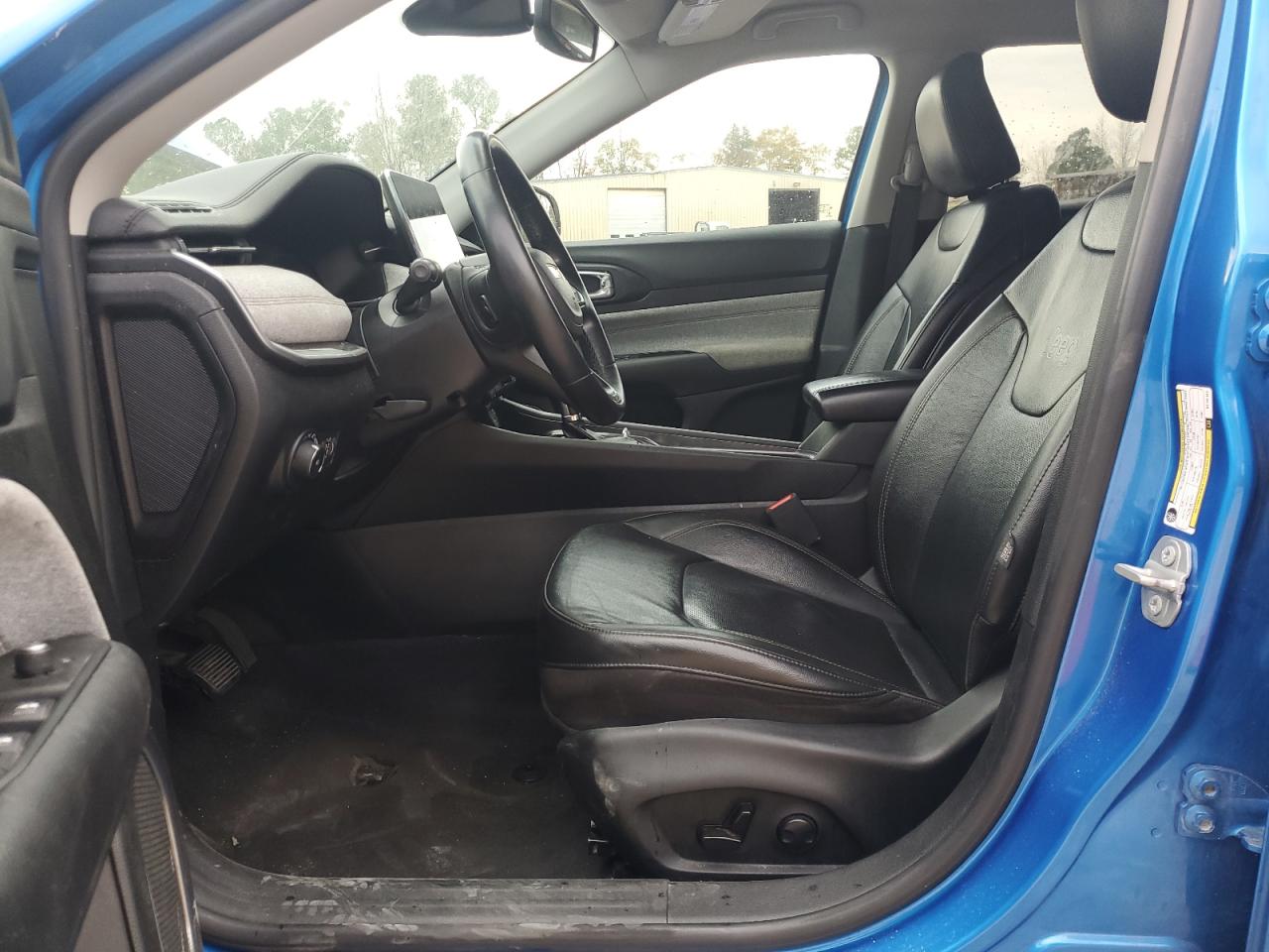 2022 Jeep Compass Latitude Lux VIN: 3C4NJDFB5NT166169 Lot: 93509965