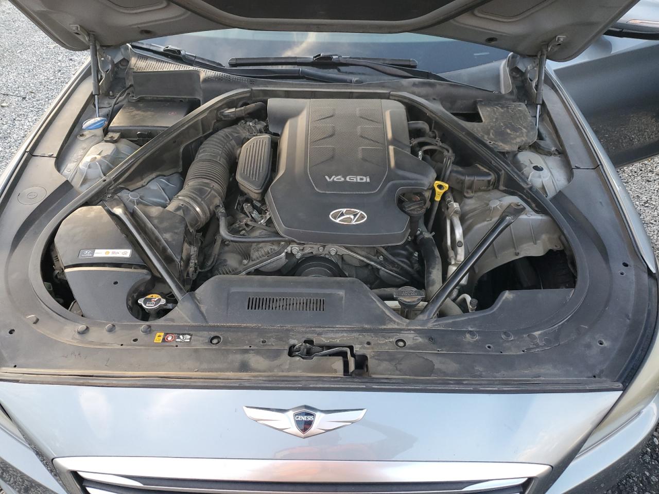 2015 Hyundai Genesis 3.8L VIN: KMHGN4JE2FU061770 Lot: 93360125