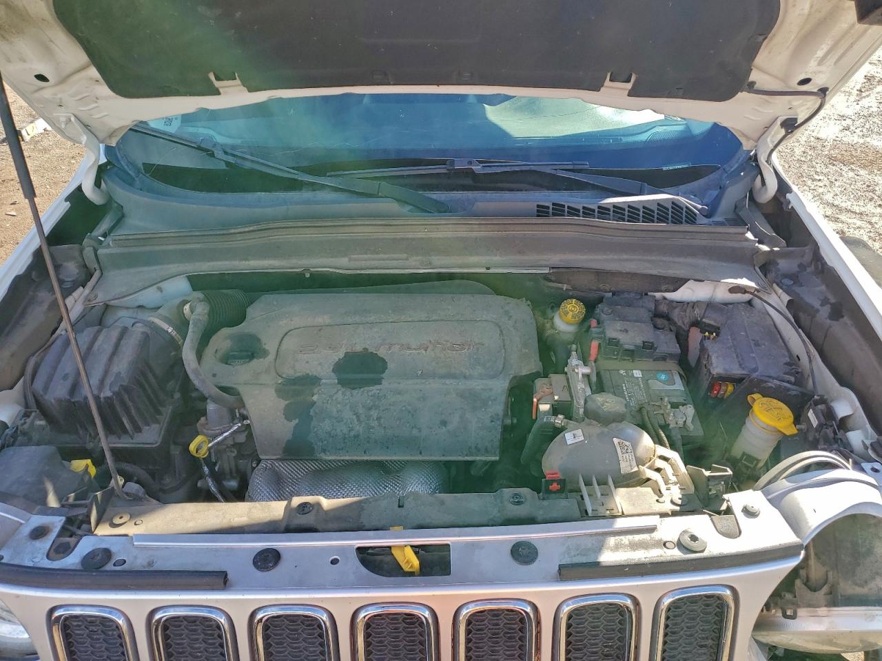 2015 Jeep Renegade Limited VIN: ZACCJBDT0FPB70586 Lot: 94358545