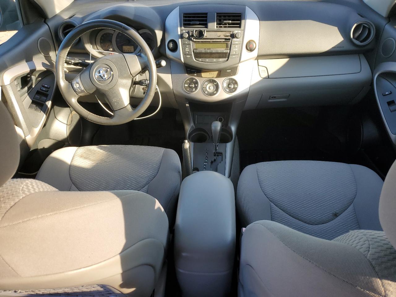 2007 Toyota Rav4 Limited VIN: JTMBD31V575068834 Lot: 92620895