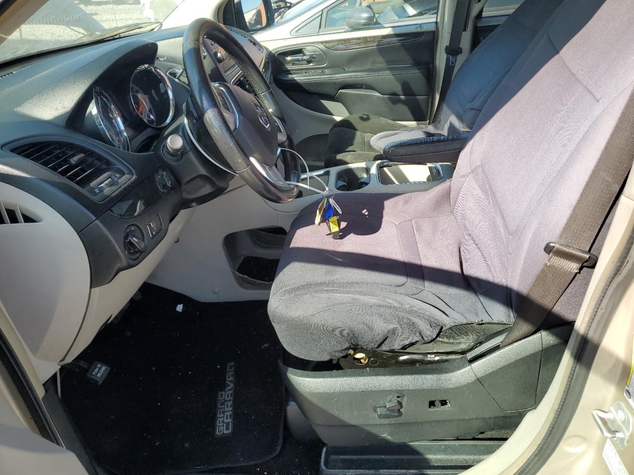 2016 Dodge Grand Caravan Crew VIN: 2C4RDGDGXGR237302 Lot: 92449795