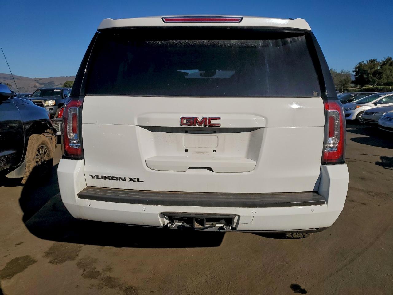 2018 GMC Yukon Xl K1500 Sle VIN: 1GKS2FEC9JR185207 Lot: 92909075