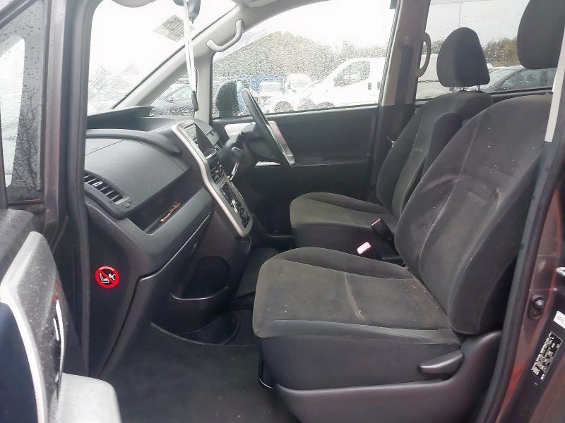 2011 TOYOTA NOAH