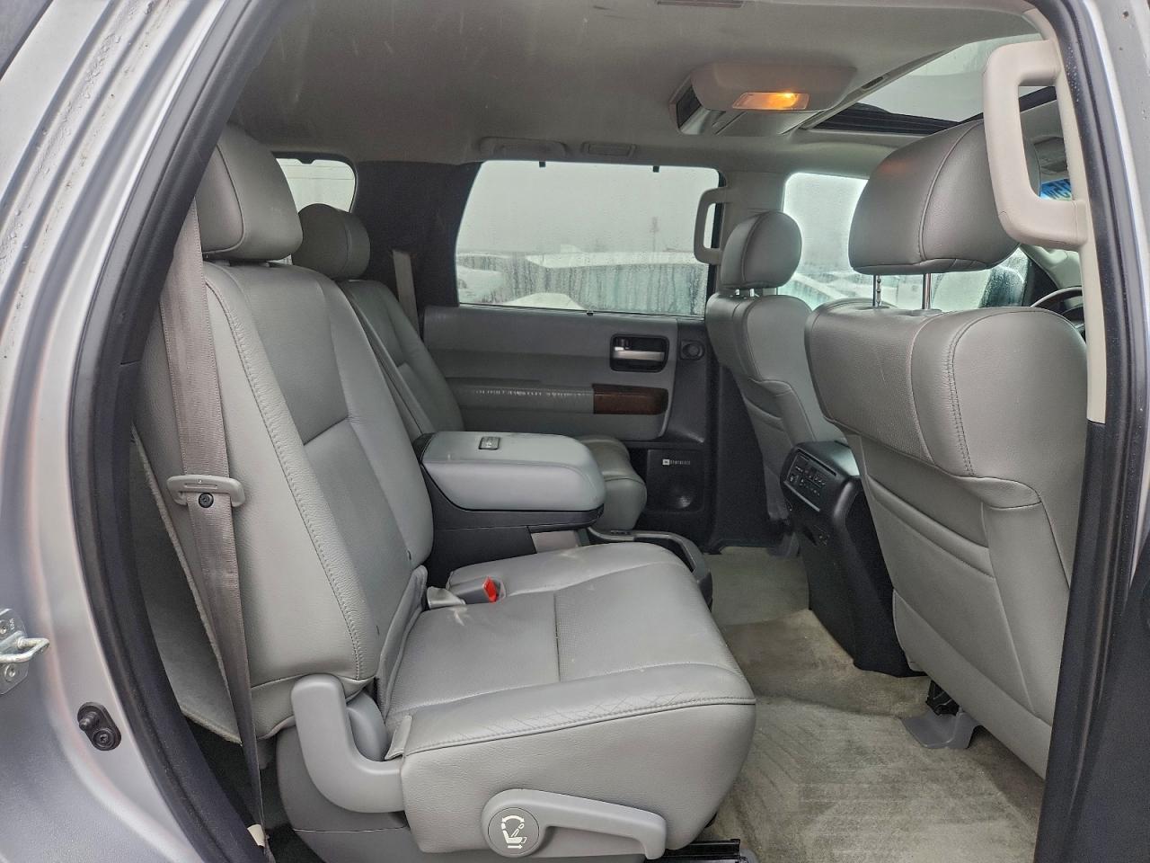 2011 Toyota Sequoia Platinum VIN: 5TDDY5G11BS053005 Lot: 94262015