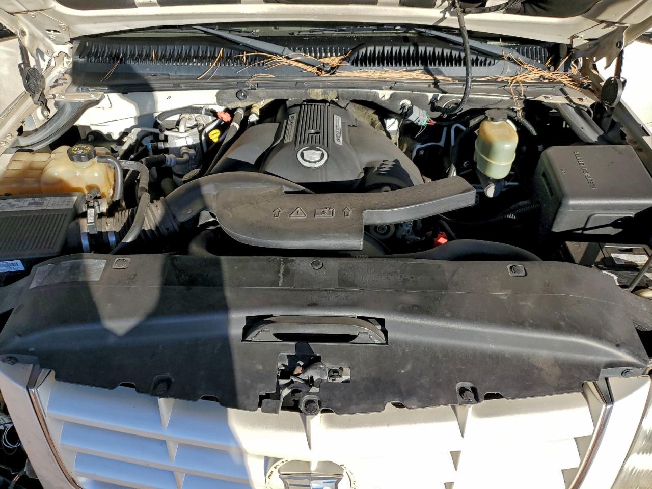 2002 Cadillac Escalade Luxury VIN: 1GYEK63N02R173021 Lot: 93977265