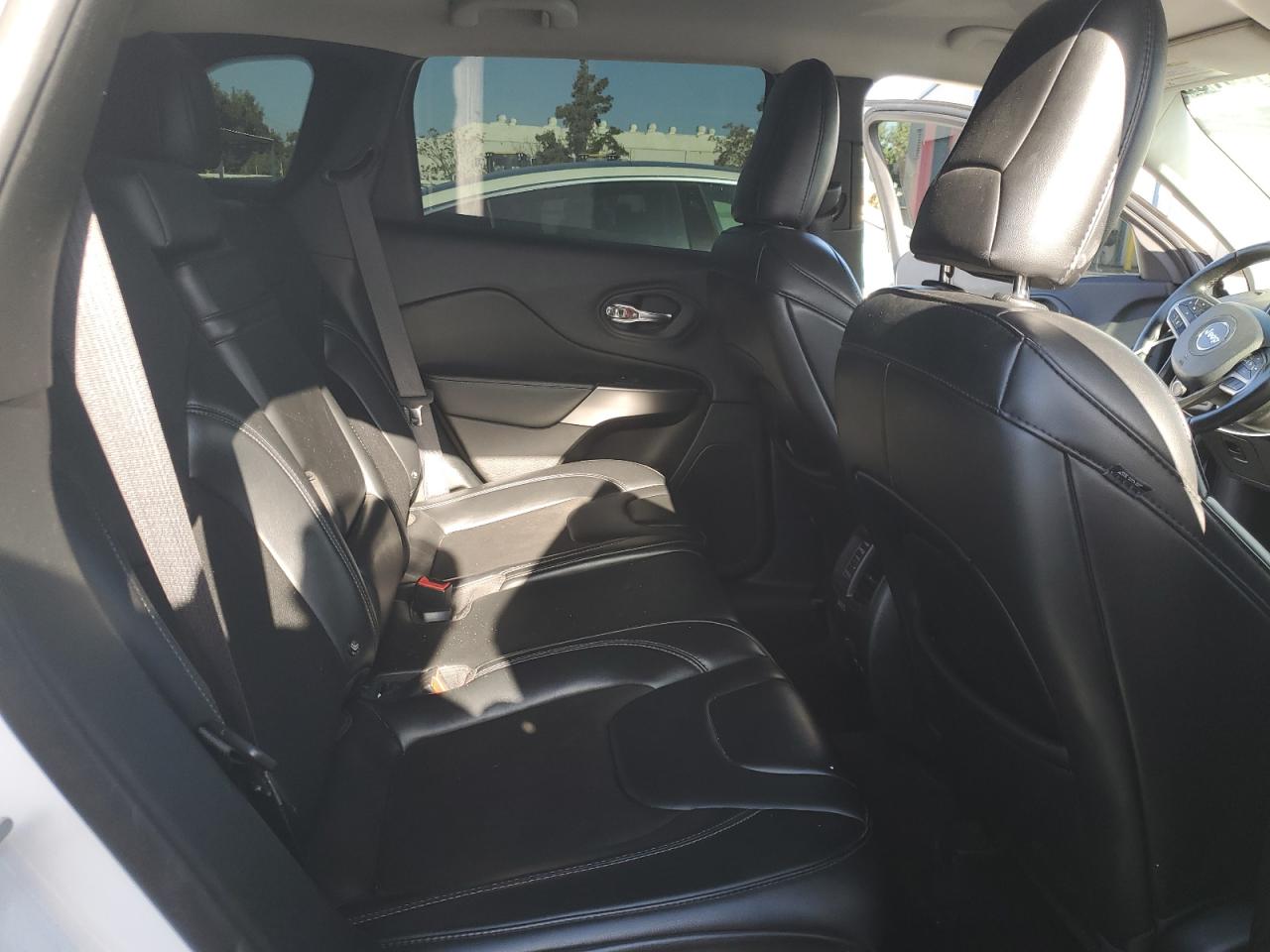 2019 Jeep Cherokee Latitude Plus VIN: 1C4PJLLB6KD187122 Lot: 91169735