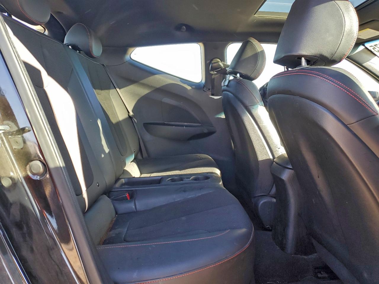 2019 Hyundai Veloster Base VIN: KMHTG6AF4KU006647 Lot: 94498275