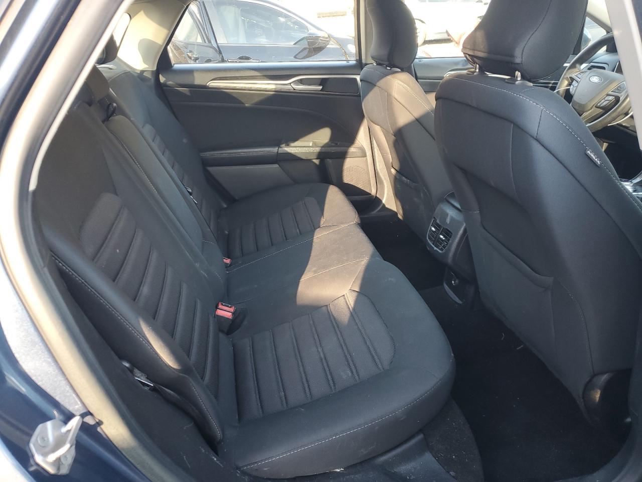 2019 Ford Fusion Se VIN: 3FA6P0LU0KR117686 Lot: 90806735