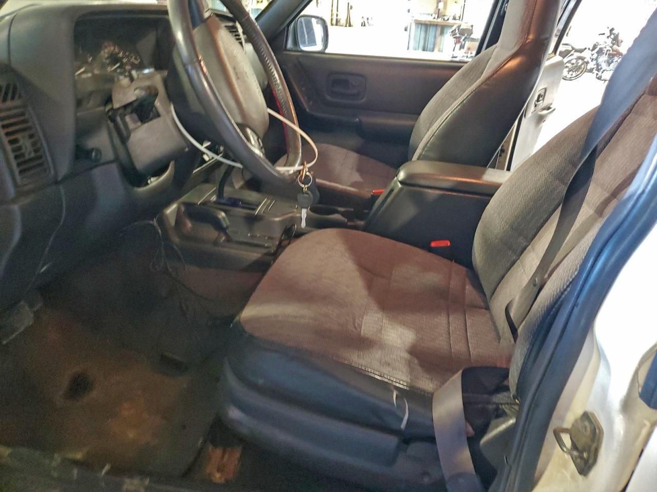 2000 Jeep Cherokee Sport VIN: 1J4FF48S5YL106809 Lot: 94729975