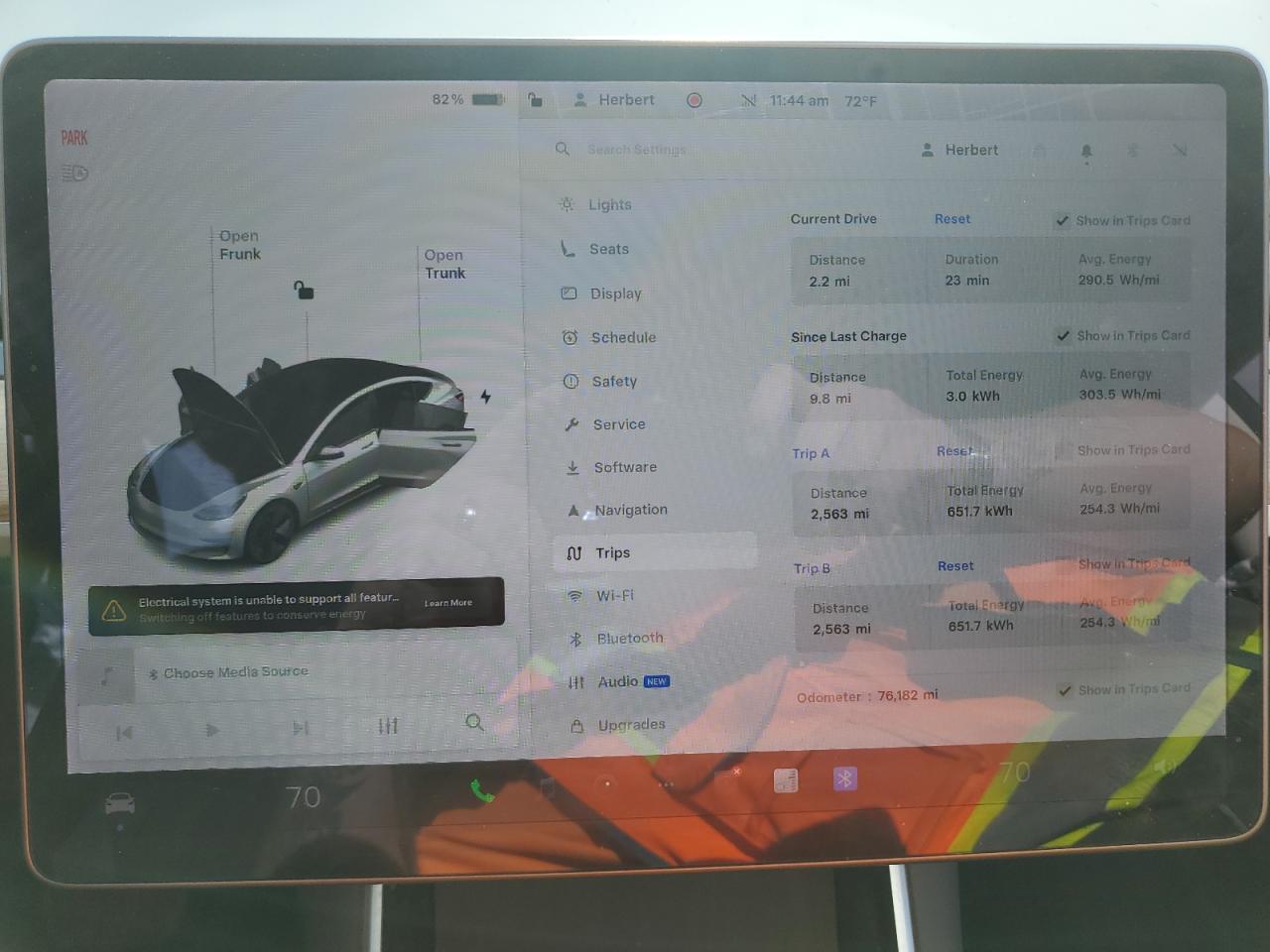 2018 Tesla Model 3 VIN: 5YJ3E1EA8JF010381 Lot: 90482475