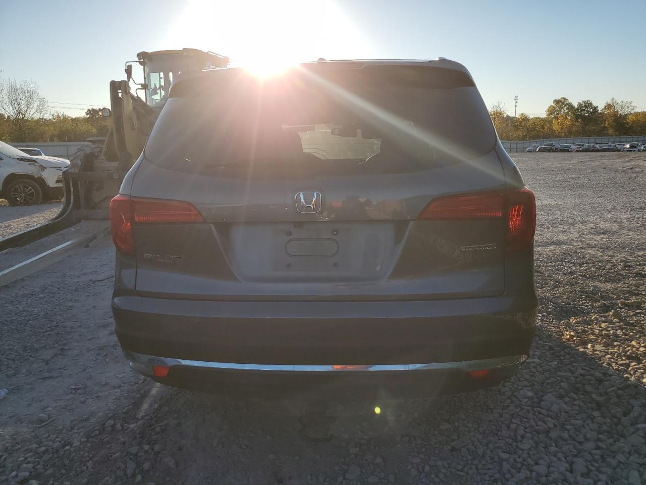 2016 Honda Pilot Touring VIN: 5FNYF5H98GB051002 Lot: 91585035