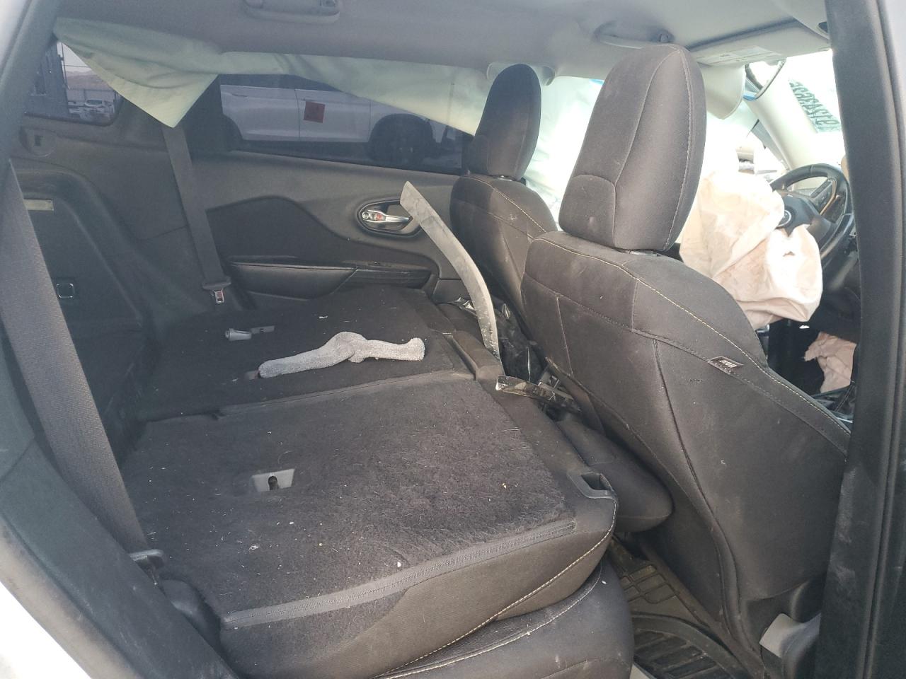 2015 Jeep Cherokee Latitude VIN: 1C4PJMCB6FW734308 Lot: 91243625