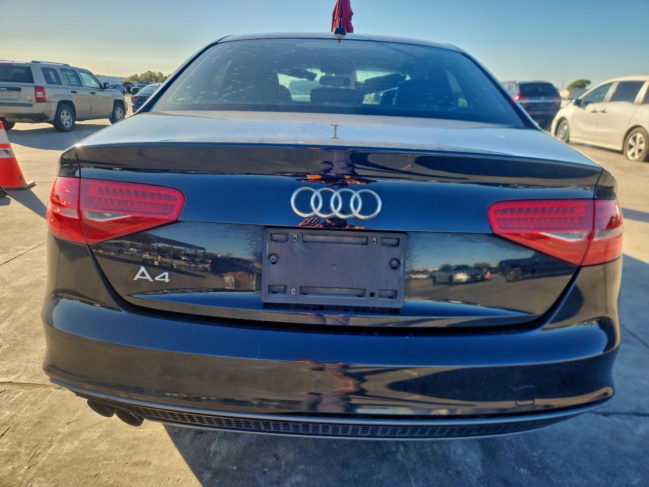 2015 Audi A4 Premium VIN: WAUAFAFL1FN008899 Lot: 92932755