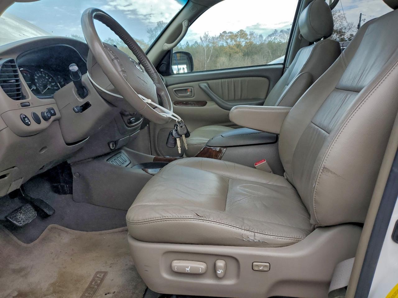 2005 Toyota Sequoia Limited VIN: 5TDZT38A15S261333 Lot: 94023895