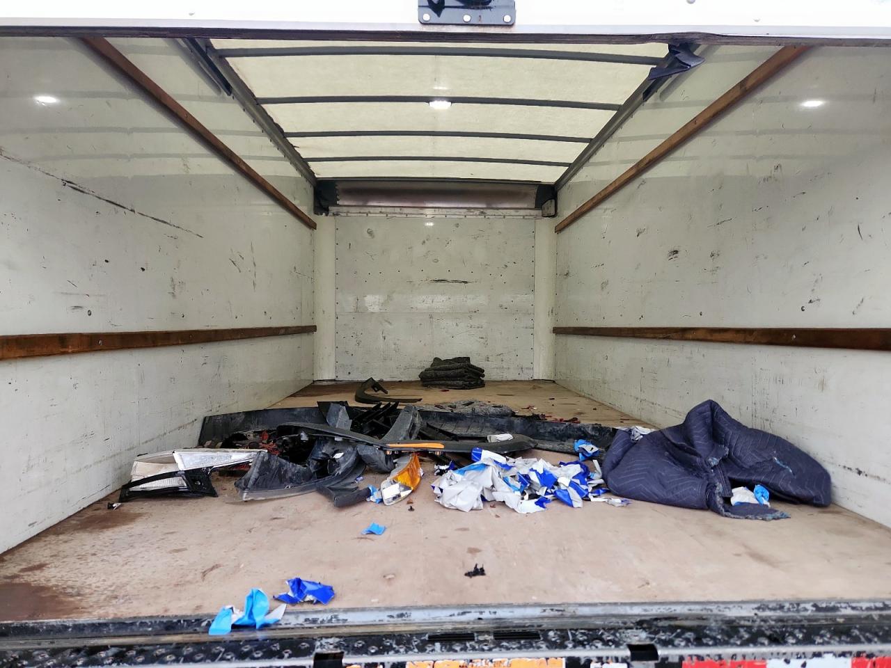 2021 GMC Savana Cut - Box Truck VIN: 7GZ37TC78MN010869 Lot: 93877285