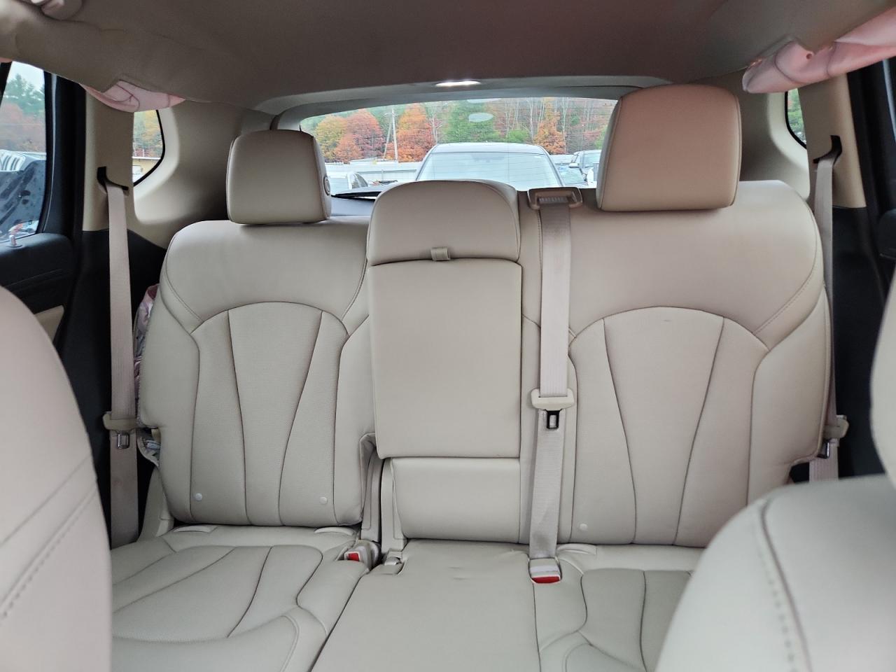 2017 Buick Envision Essence VIN: LRBFXDSA1HD119262 Lot: 90395575