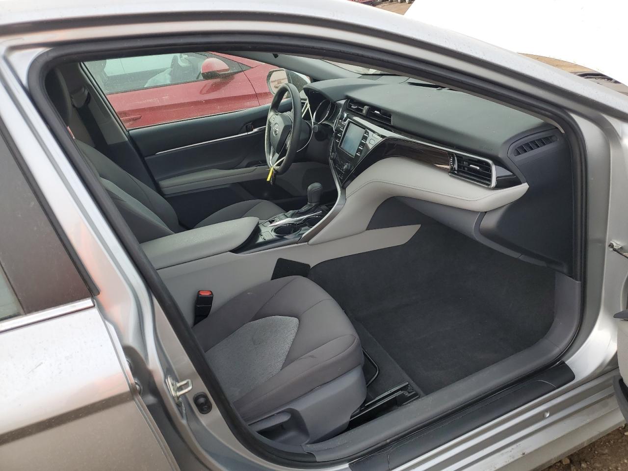 2019 Toyota Camry Le VIN: 4T1B31HK7KU517301 Lot: 93313595