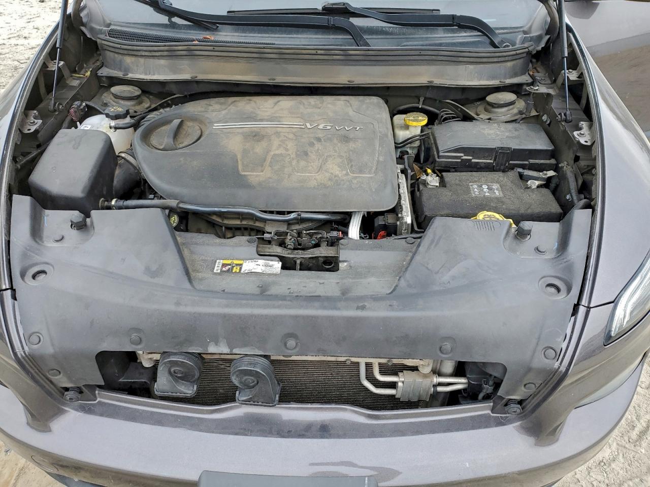 2018 Jeep Cherokee Latitude VIN: 1C4PJMCX1JD521234 Lot: 93882955