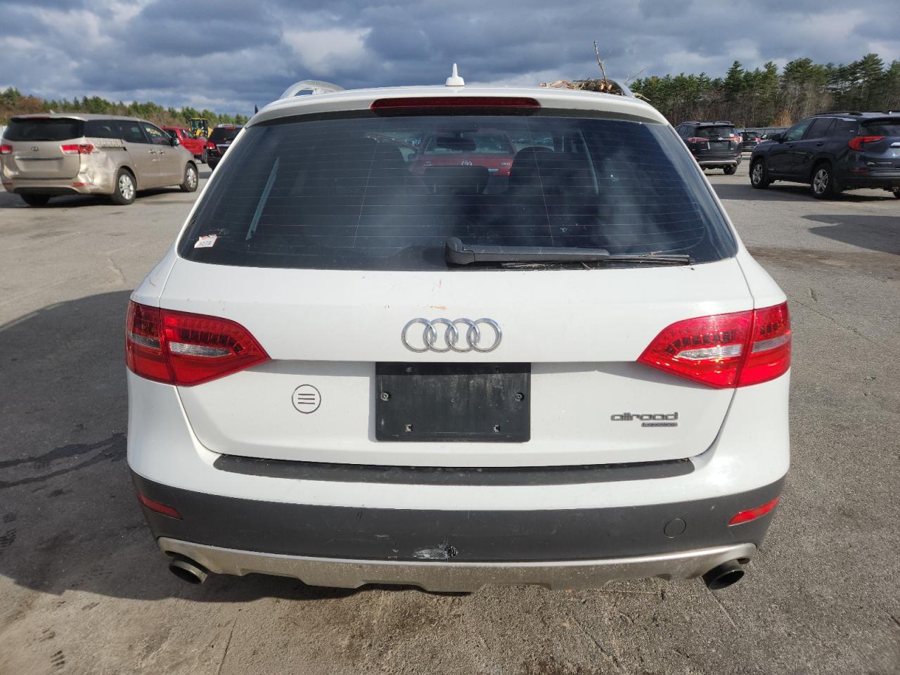 2014 Audi A4 Allroad Premium VIN: WA1TFAFL2EA087463 Lot: 92161535
