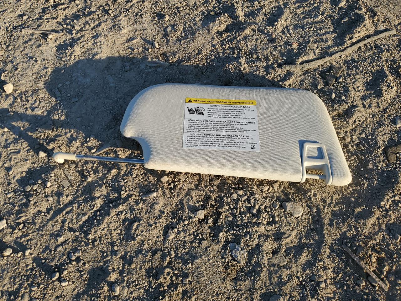 2018 Ford Focus Se VIN: 1FADP3F21JL224083 Lot: 92325895