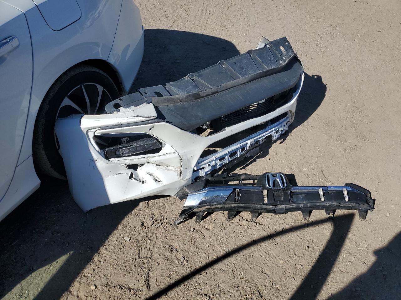 2019 Honda Insight Touring VIN: 19XZE4F96KE000973 Lot: 91921485