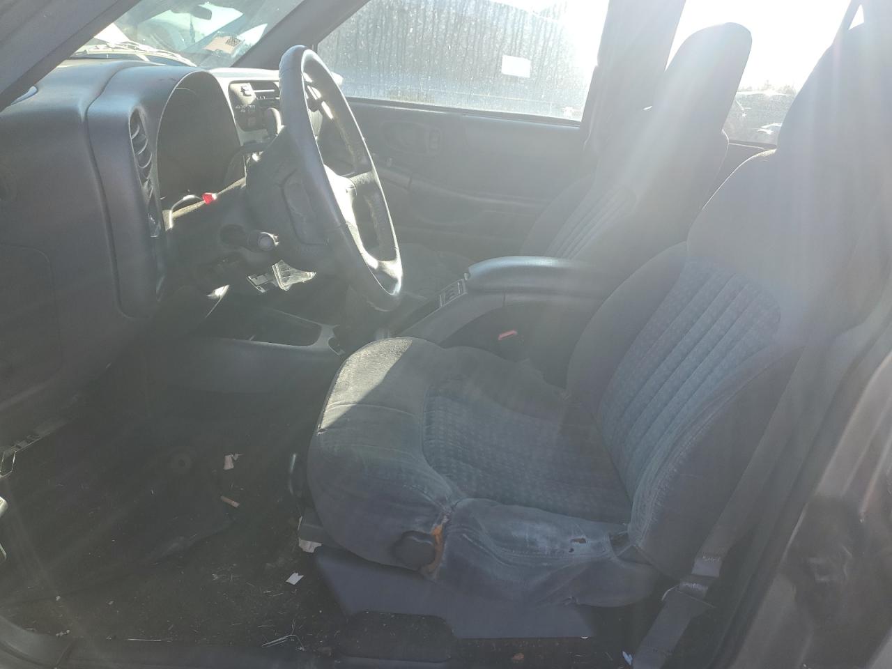 1998 Chevrolet Blazer VIN: 1GNDT13WXWK152614 Lot: 92182475