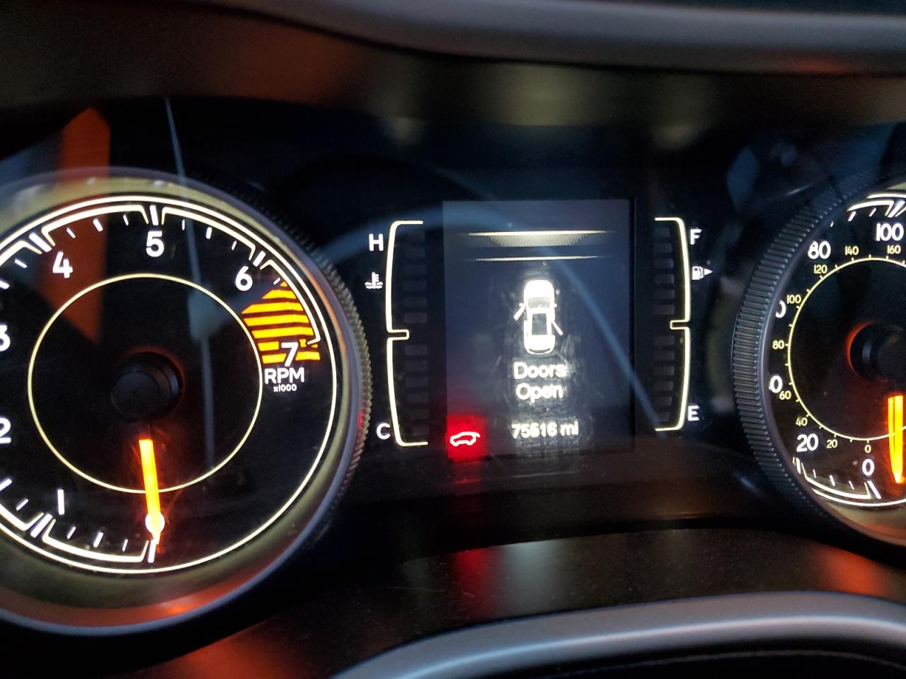 2018 Jeep Cherokee Latitude VIN: 1C4PJLCB5JD612165 Lot: 93778045