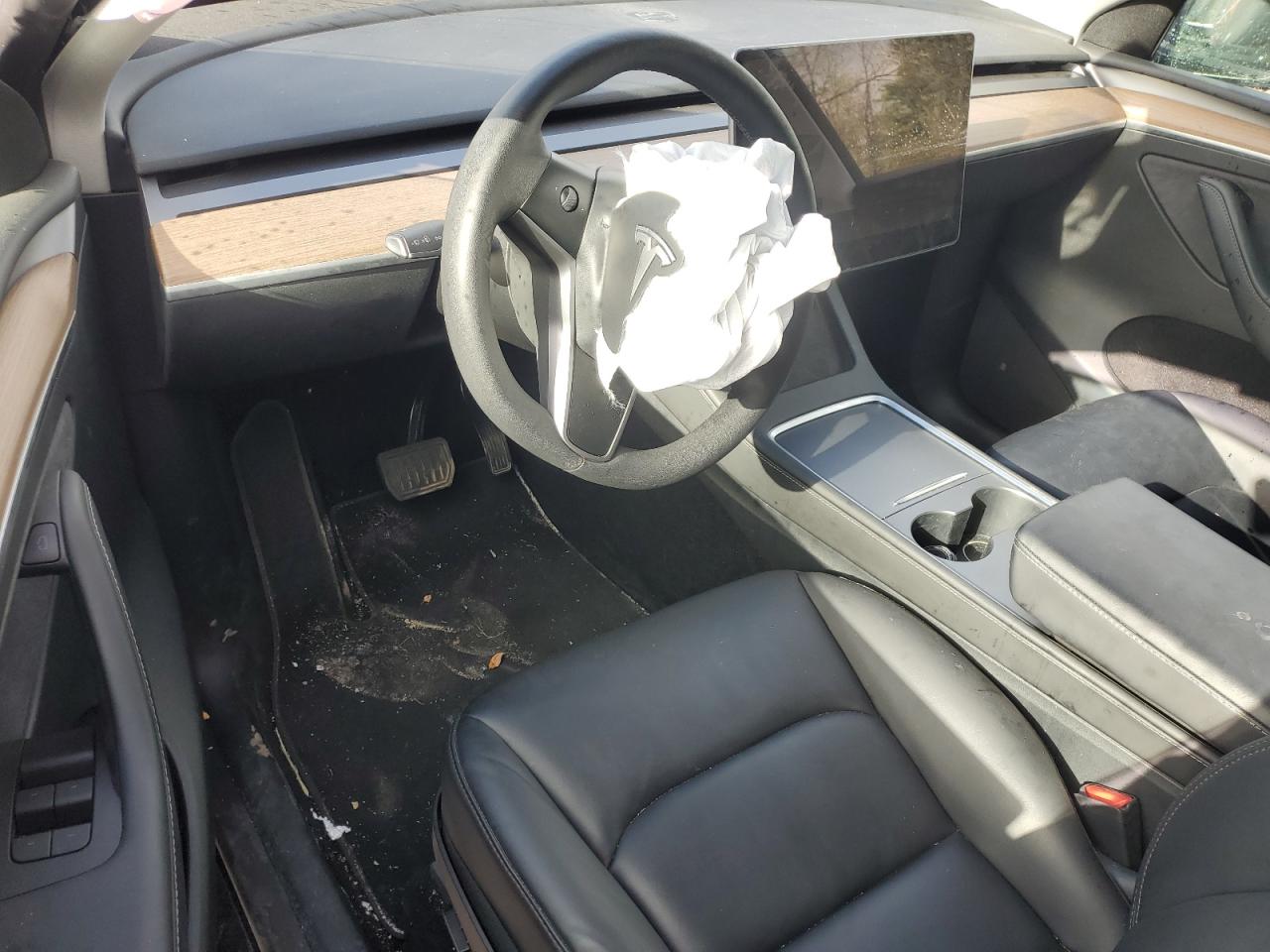 2024 Tesla Model Y VIN: 7SAYGAEEXRF995297 Lot: 91003465