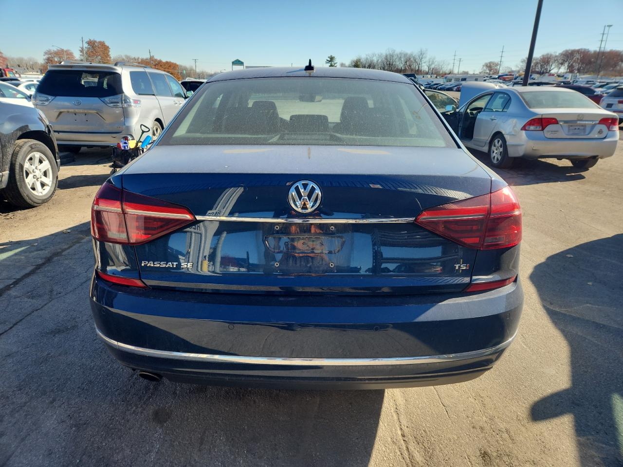 2018 Volkswagen Passat Se VIN: 1VWBA7A3XJC020213 Lot: 92901725