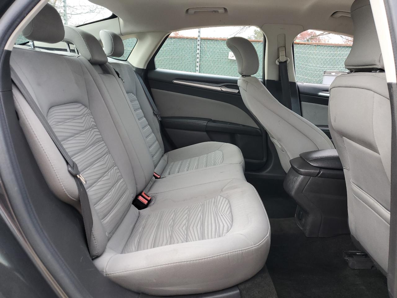 2016 Ford Fusion S VIN: 3FA6P0G78GR318747 Lot: 93158745