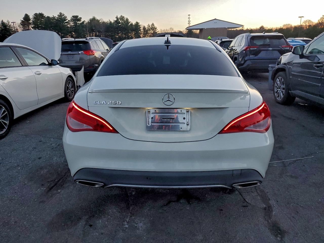 2018 Mercedes-Benz Cla 250 VIN: WDDSJ4EB5JN566169 Lot: 93322445