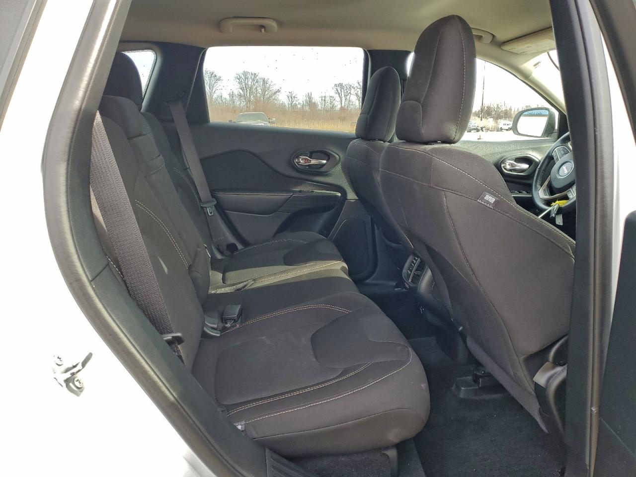 2016 Jeep Cherokee Latitude VIN: 1C4PJMCS4GW120715 Lot: 93767315