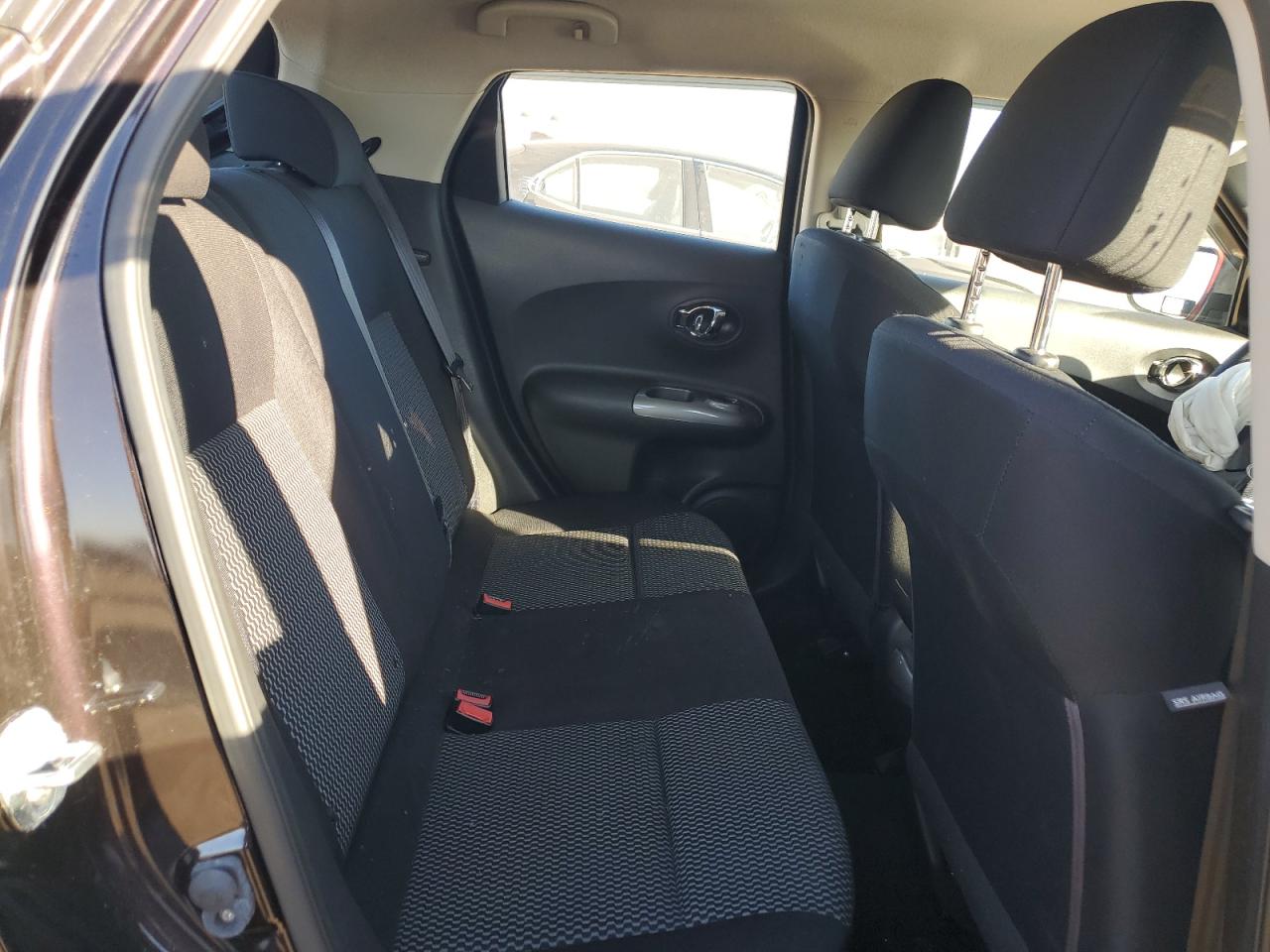 2015 Nissan Juke S VIN: JN8AF5MV2FT559664 Lot: 90792705