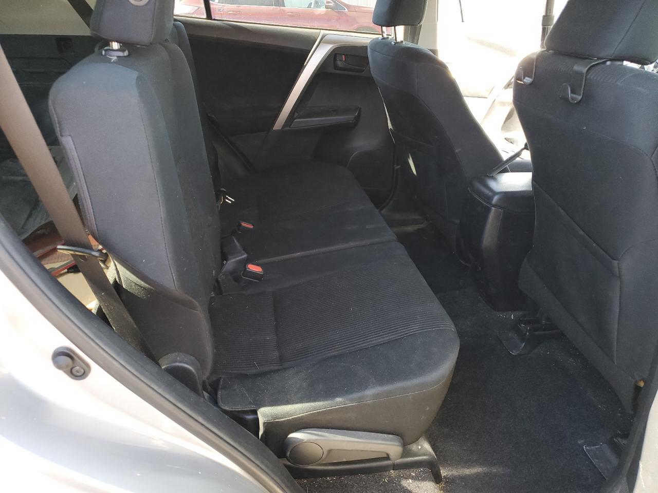 2018 Toyota Rav4 Le VIN: JTMZFREV6JJ179929 Lot: 90925295