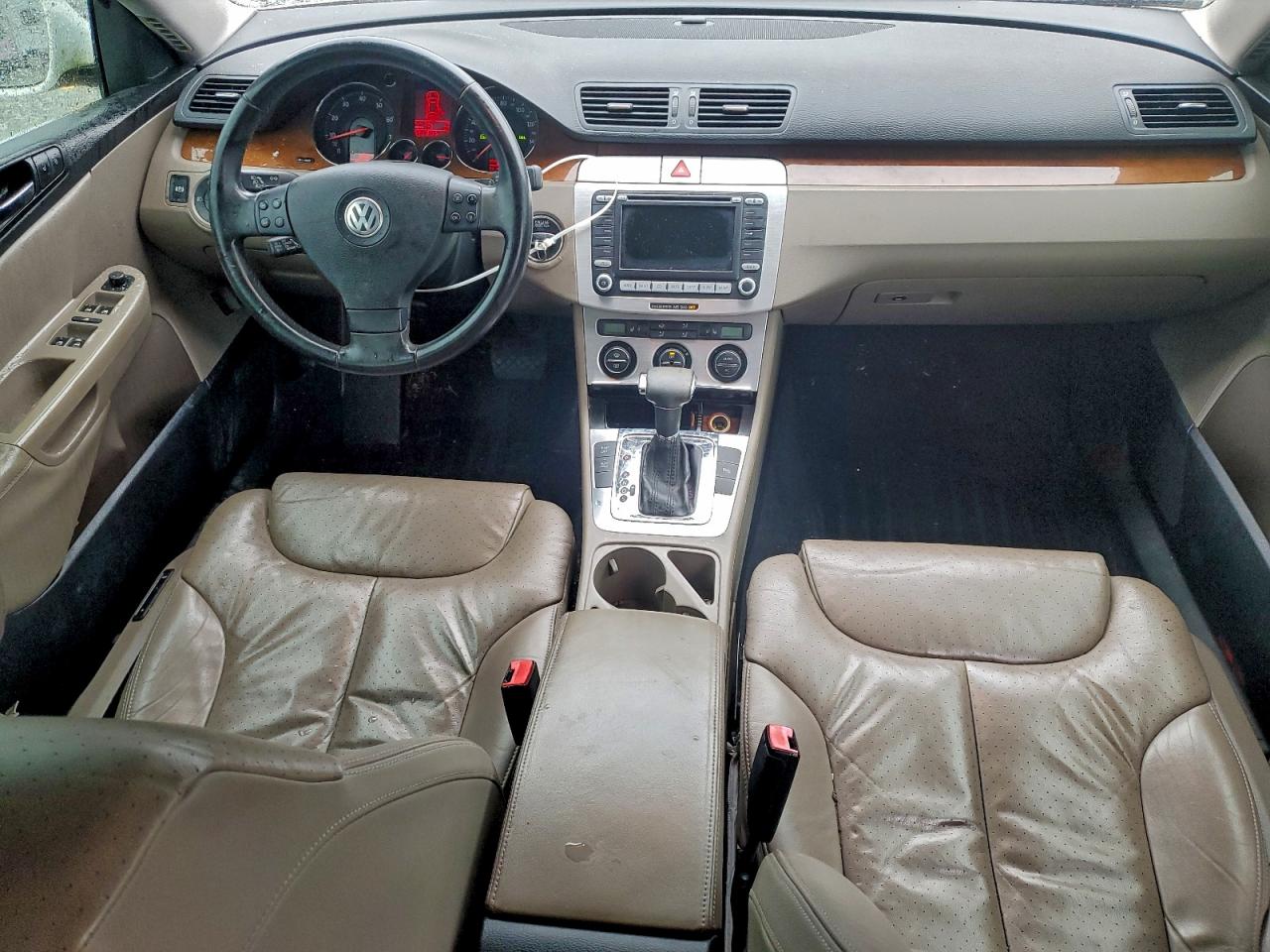 2008 Volkswagen Passat Lux VIN: WVWEK73C28E085811 Lot: 93903735