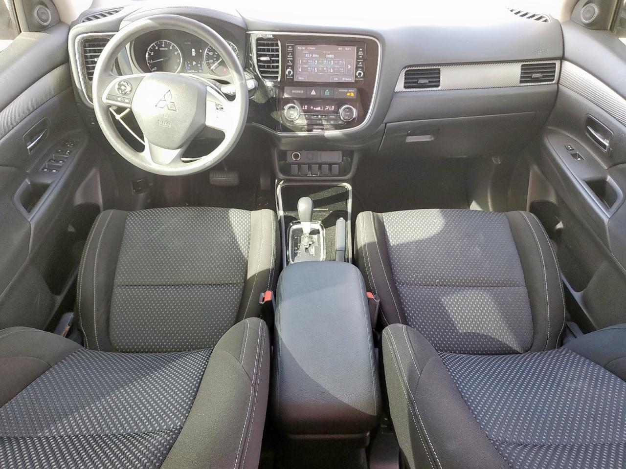 2018 Mitsubishi Outlander Es VIN: JA4AD2A35JZ055631 Lot: 92359885