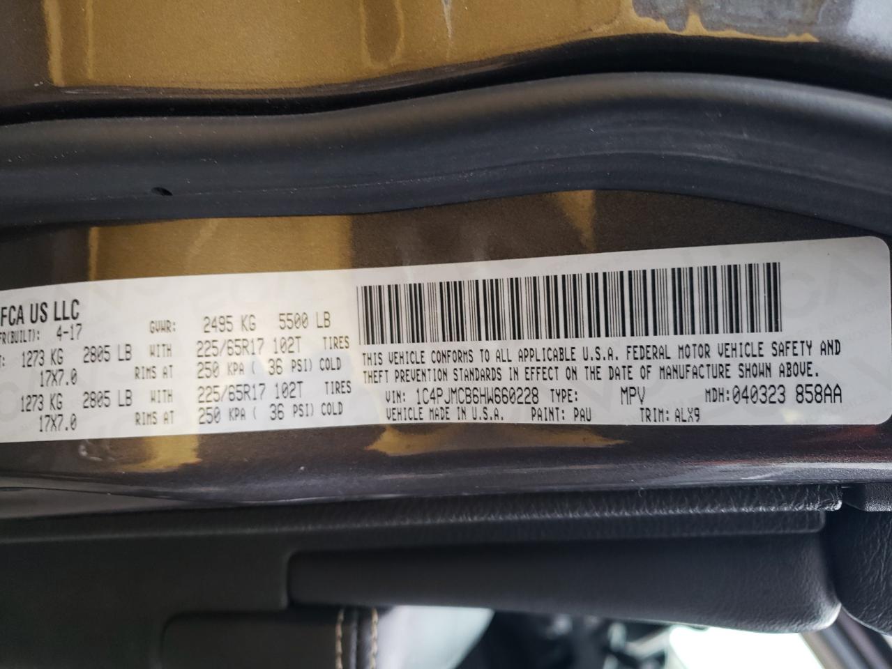 2017 Jeep Cherokee Latitude VIN: 1C4PJMCB6HW660228 Lot: 92260205