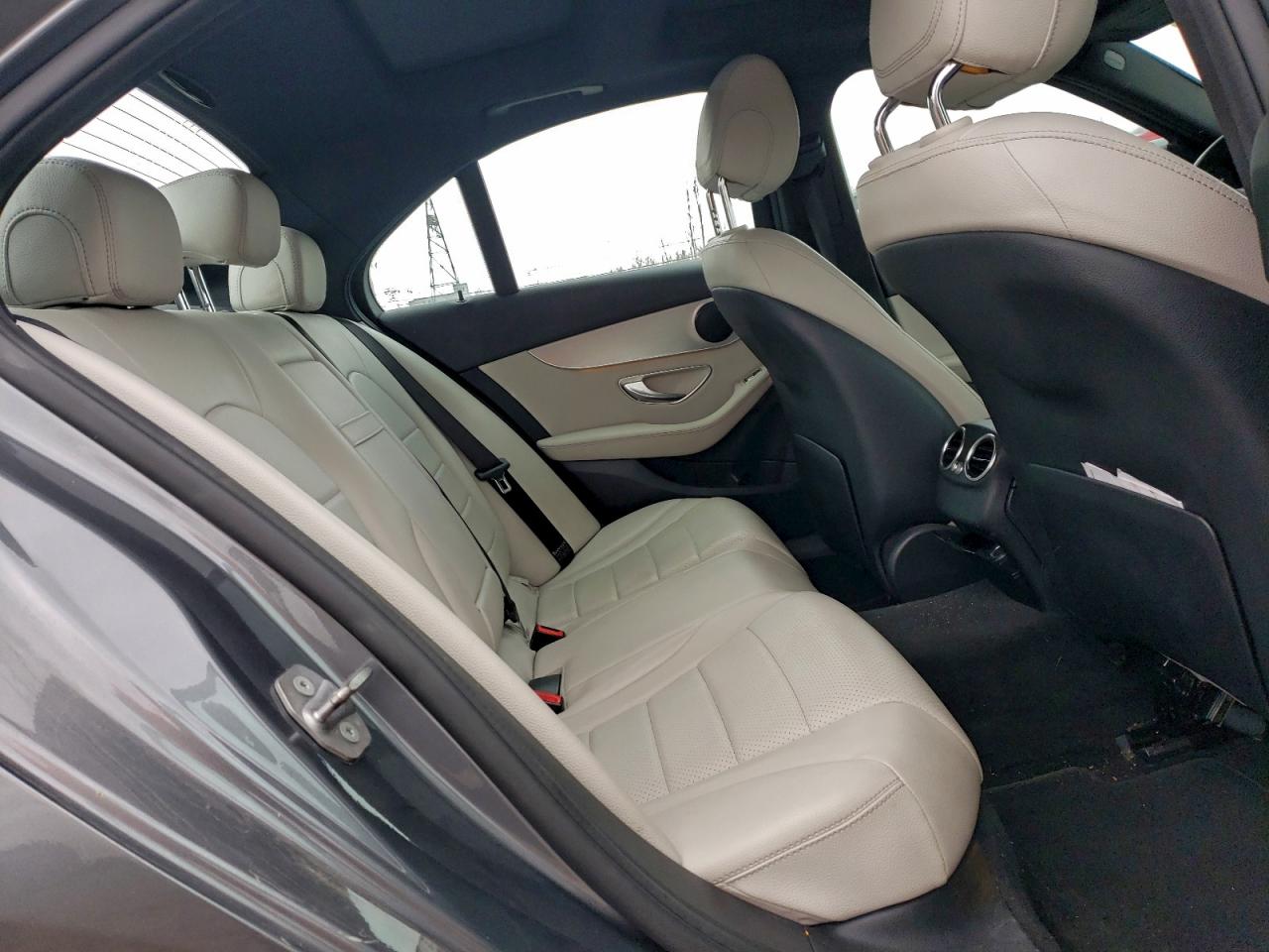 2017 Mercedes-Benz C 300 4Matic VIN: 55SWF4KB9HU185918 Lot: 94815125