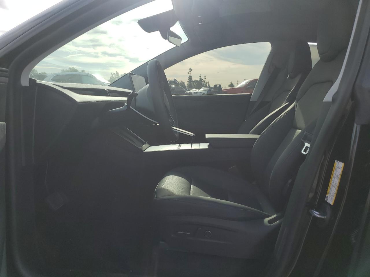 2026 Tesla Model Y VIN: 7SAYGDED7TF413298 Lot: 91472705