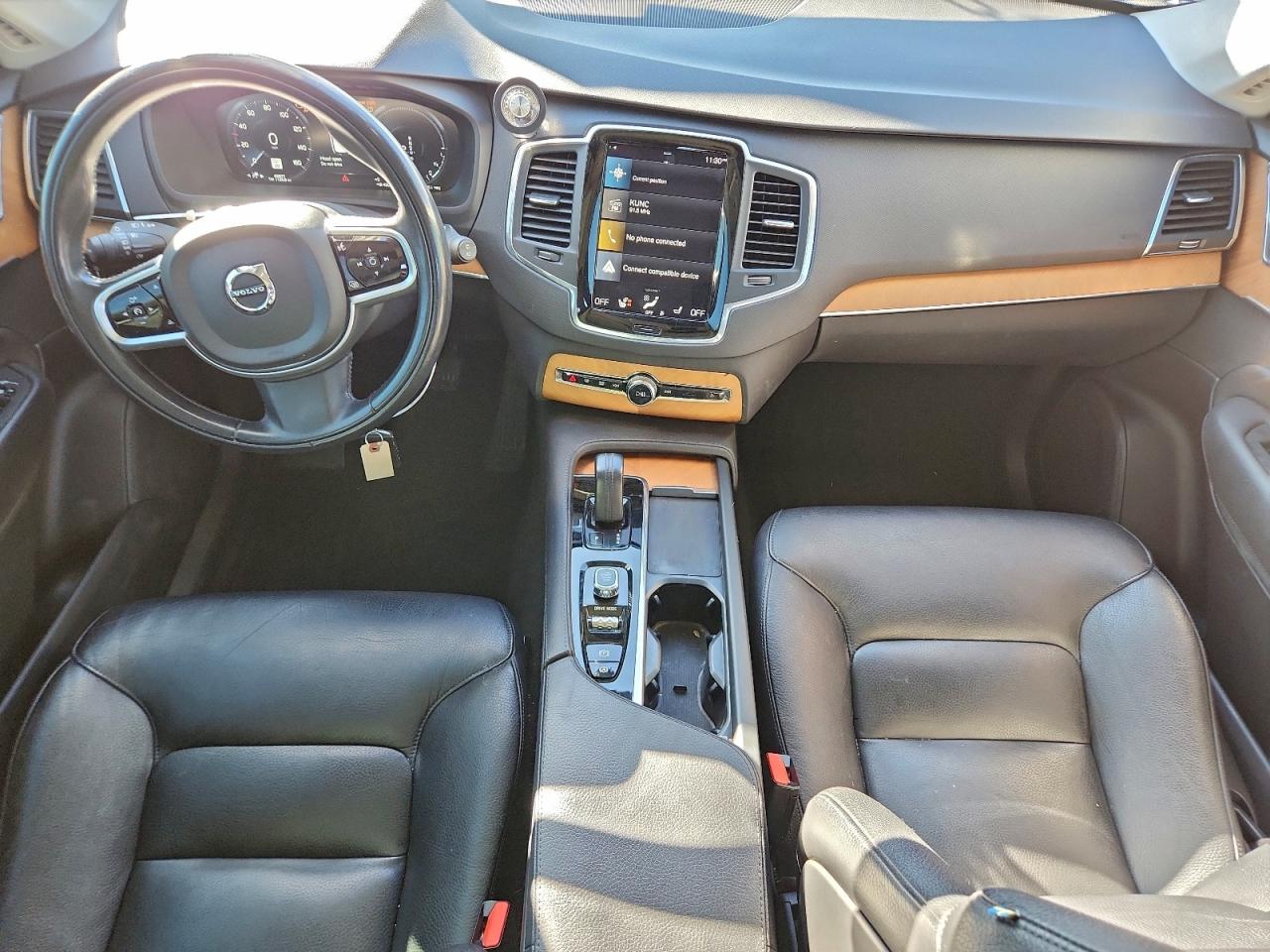 2021 Volvo Xc90 T8 Recharge Momentum VIN: YV4BR00K5M1731763 Lot: 93820775