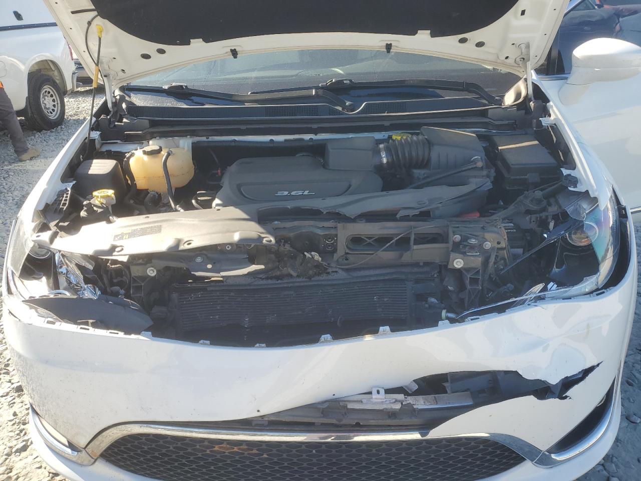 2017 Chrysler Pacifica Touring L VIN: 2C4RC1BG6HR526780 Lot: 92522655